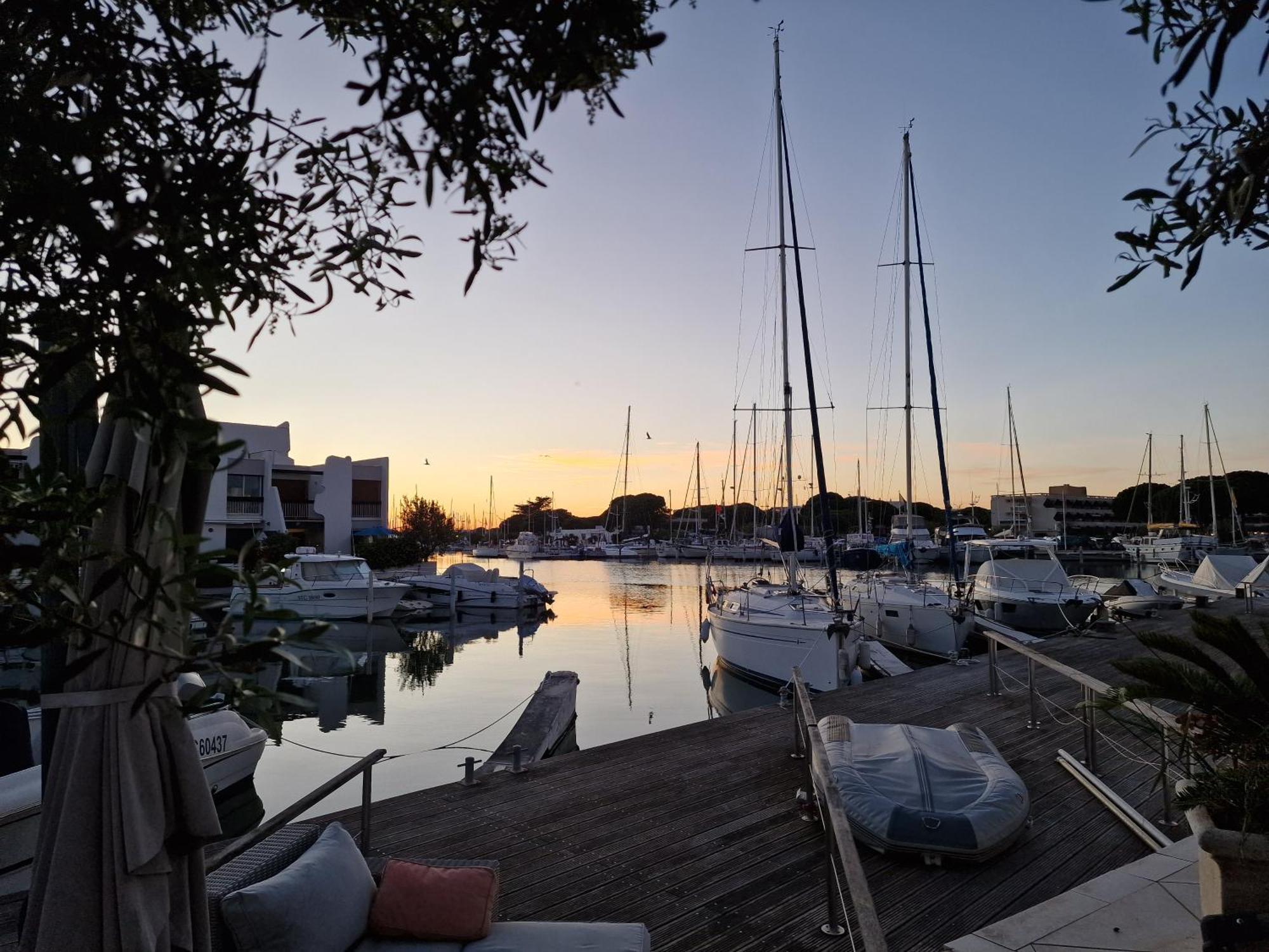 Marina Exceptionnelle - 8 Pers - 120 M2 Vue Mer - Suites Parentales - Cinema - Ponton Le Grau-du-Roi Exterior photo